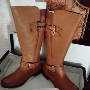 Naturalizer brown sz8 boots